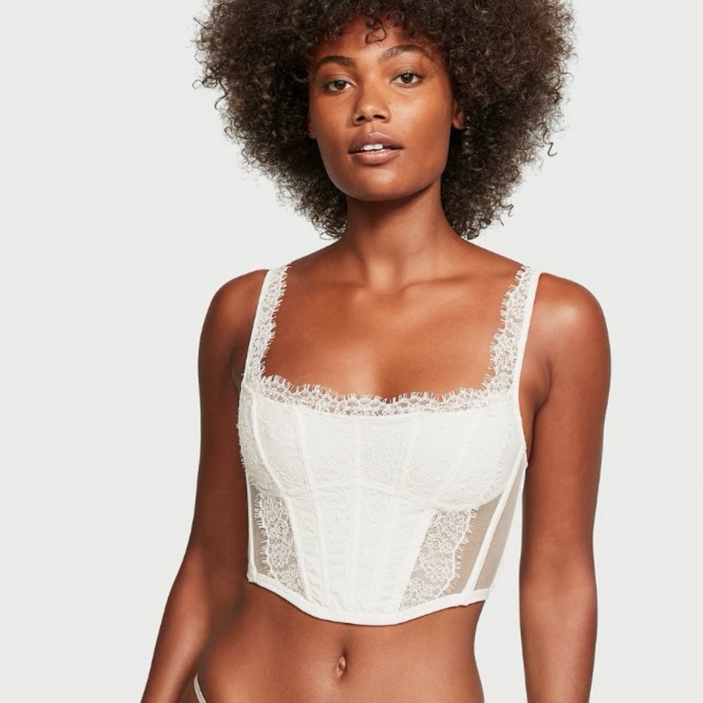 NWT Victoria’s Secret Elegant White Lace Corset Top & Matching panty - Medium